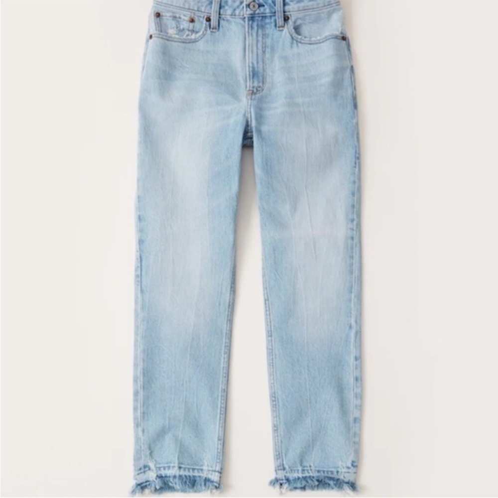 Abercrombie Mom High Rise Curve Love 25 Regular 0 Light Wash Frayed Edges